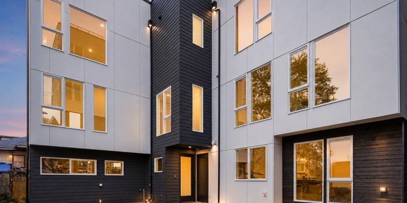 Seattle Apartment: 4425 Fremont Ave N
