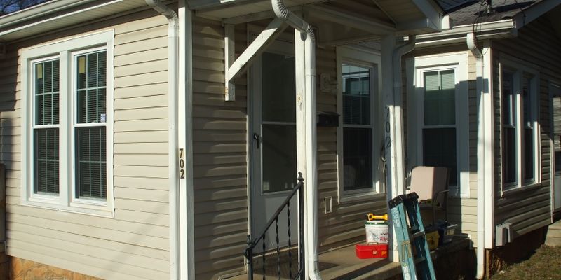 Bowling Green Apartment: 700 E 11th Ave