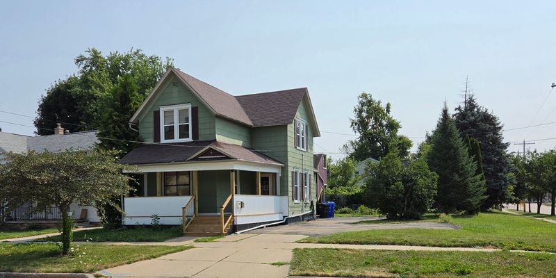 Appleton Apartment: 306 N State St.