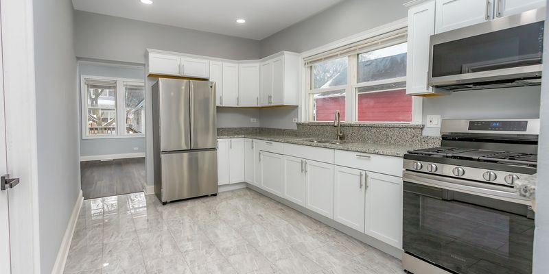 Chicago House: 131 E 117th St