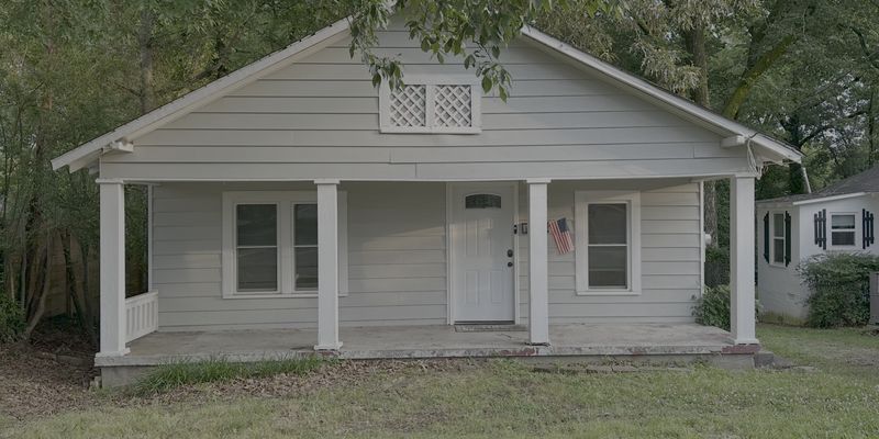 Hot Springs House: 143 Alpine Street