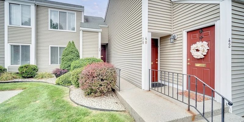 Springfield House: 38 Nassau Dr