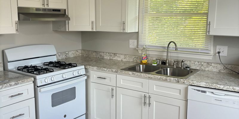 Bristol Apartment: 753 Bluff City Hwy