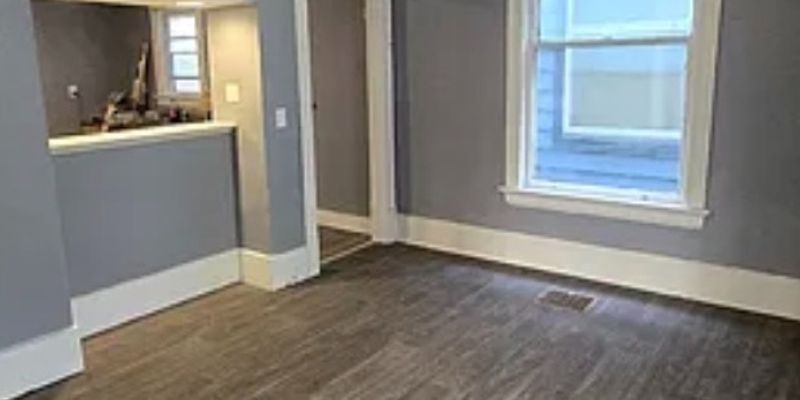 Milwaukee Apartment: 1232 N 34th St
