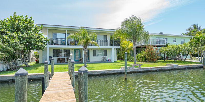 Madeira Beach Apartment: 515 129th Ave E