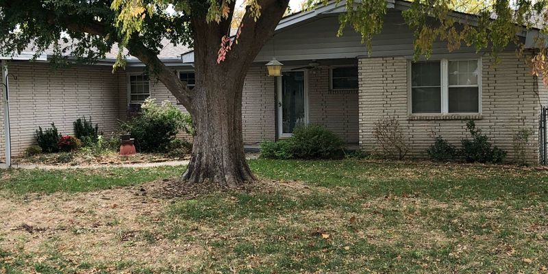Harrah House: 2262 Straight St