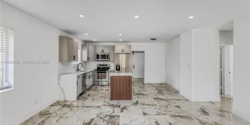 Fort Lauderdale House: 809 SW 17th St