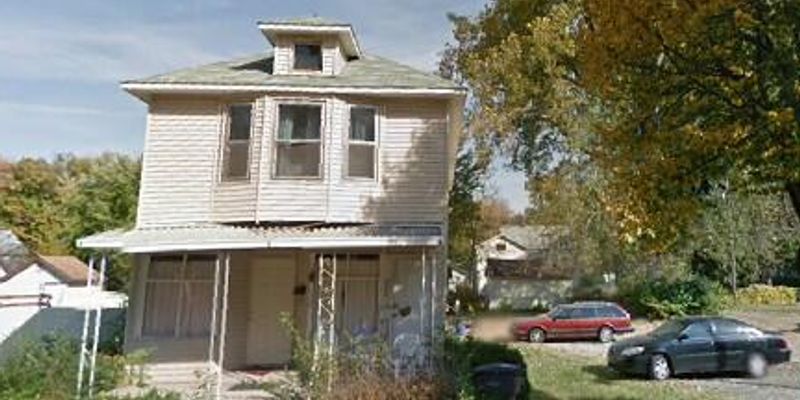 Elkhart Apartment: 520 Sherman Street