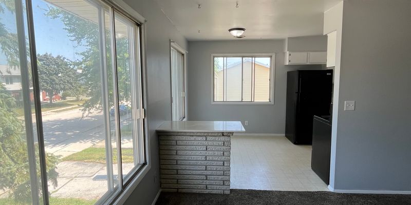 Two Rivers Apartment: 3703 Parkway Blvd