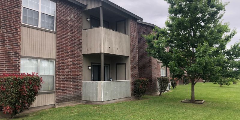 Ganado Apartment: 1611 S 3rd St