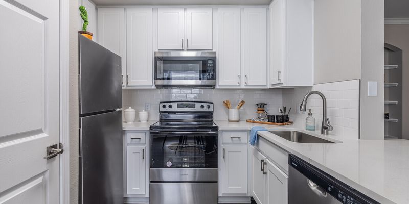 Pearland Apartment: 11000 Shadow Creek Pkwy