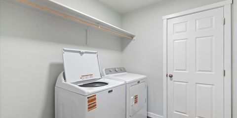 23-Laundry Area.jpg