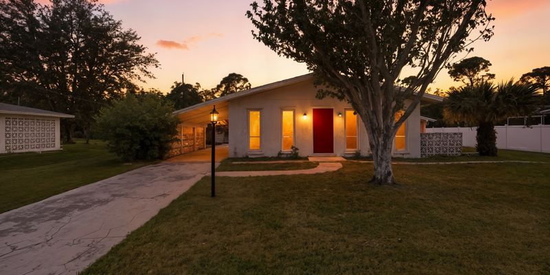 Port Charlotte House: 4477 Shady Ln