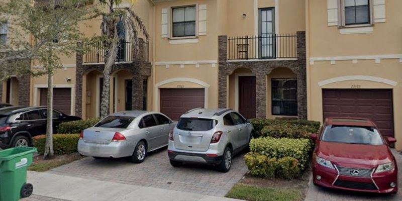 Homestead House: 23525 SW 112th Pl