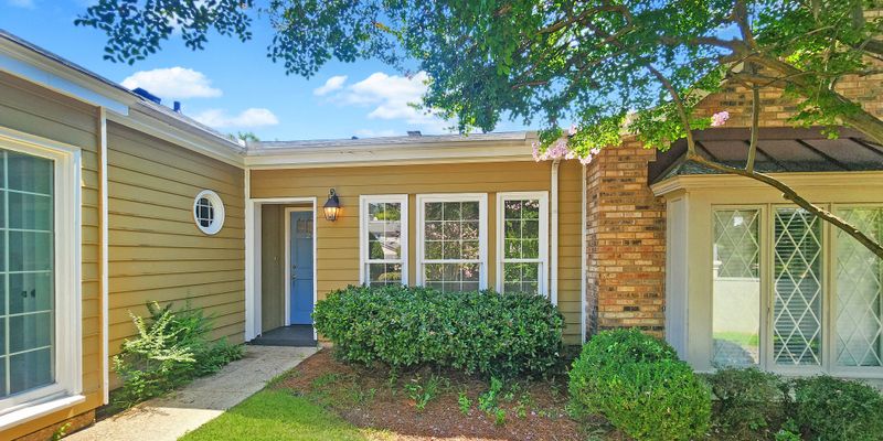 Montgomery House: 2067 Hazel Hedge Ln
