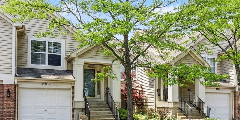 Aurora Condo: 2302 Scott Ln