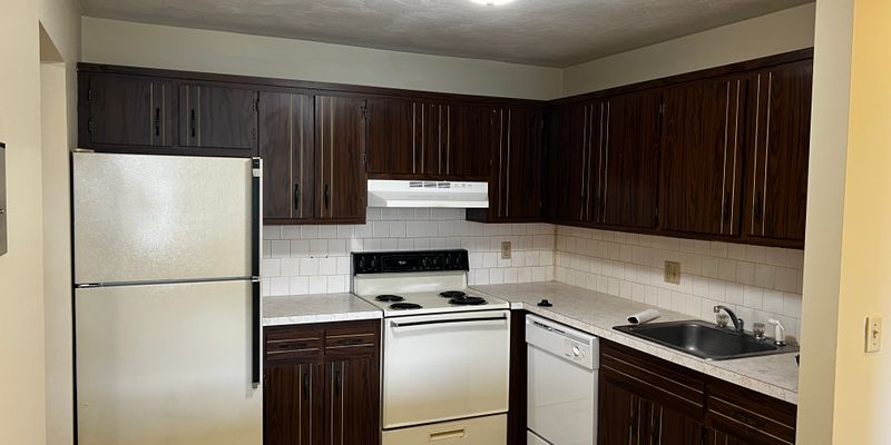 Leominster Apartment: 740 Central St