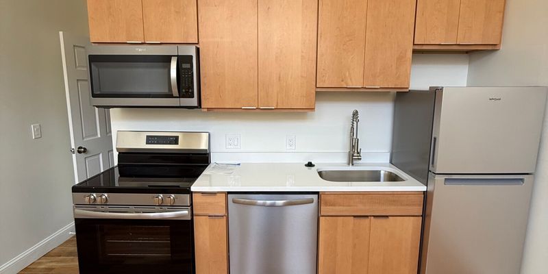 Fitchburg House: 2 Blossom St