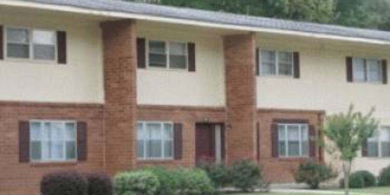 Warner Robins Townhome: 106 Wellborn Road