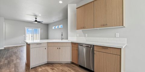 08-Kitchen.jpg