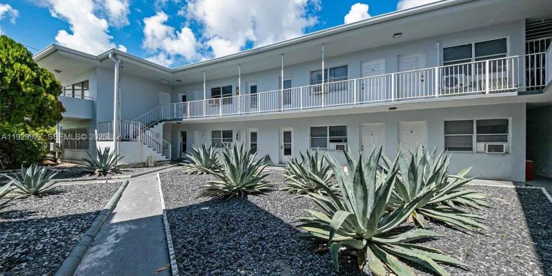 Miami Beach Apartment: 7271 Gary Ave