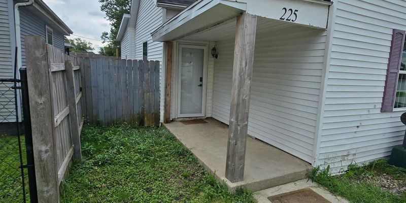 Muncie House: 225 E 24th St