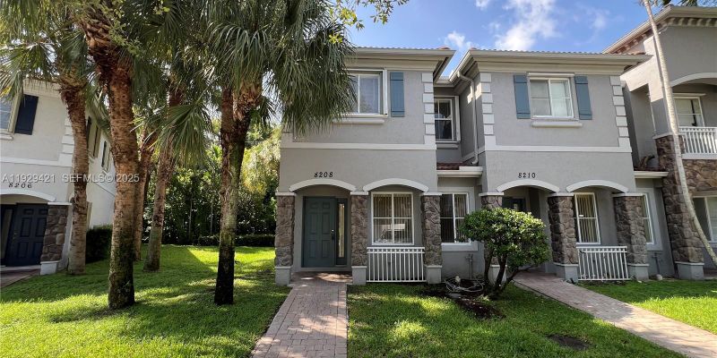 Miramar Townhome: 8208 SW 29th St