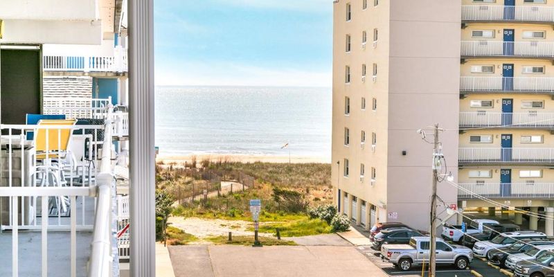 Ocean City House: 12 63rd St Unit 404