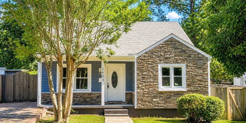 Charlotte House: 1603 Browns Ave