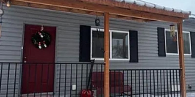 Roberts House: 2869 E 664 N
