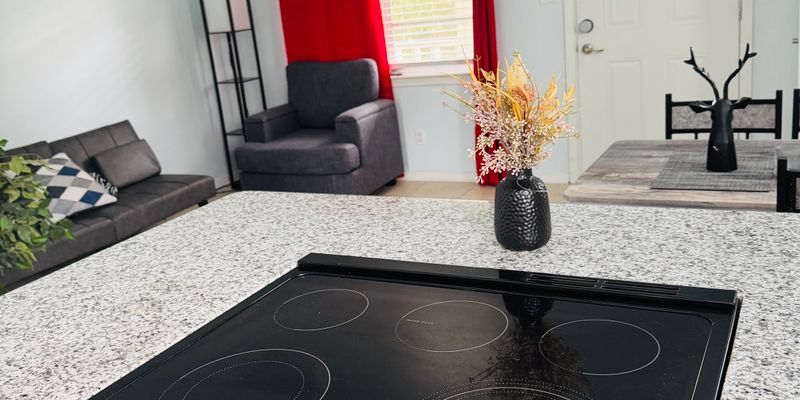 Pensacola Apartment: 1625 Rebecca St