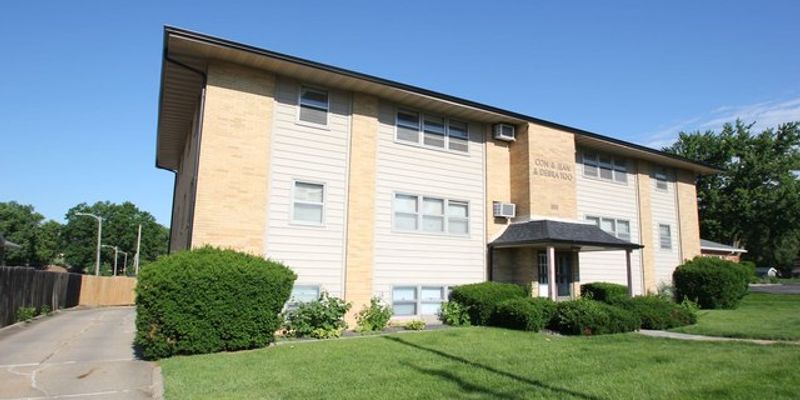 West Des Moines Apartment: 800 13th St