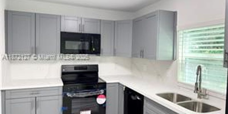 Miami House: 351 NW 48th St # 2