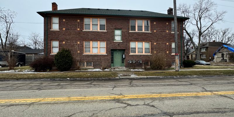 Detroit House: 10435 Fullerton Ave