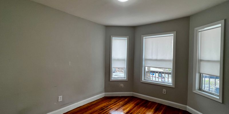 Revere Apartment: 11 Highland St