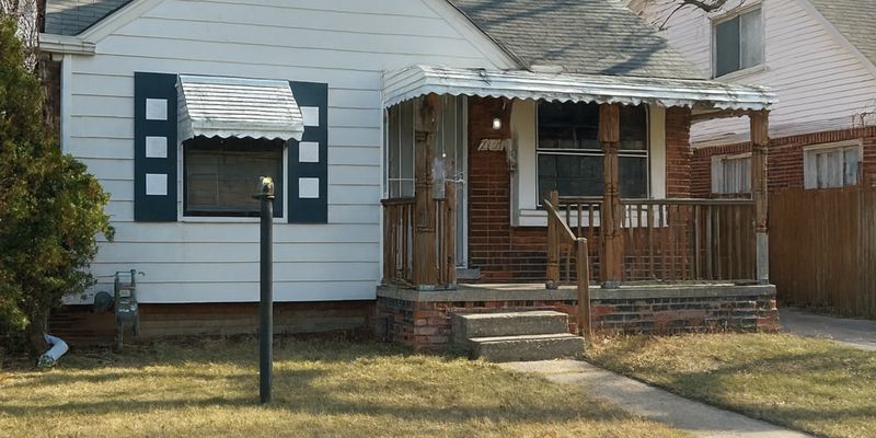 Detroit House: 20110 Northlawn St