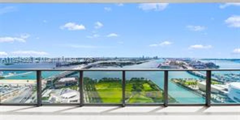 Miami House: 1000 Biscayne Blvd # 3301