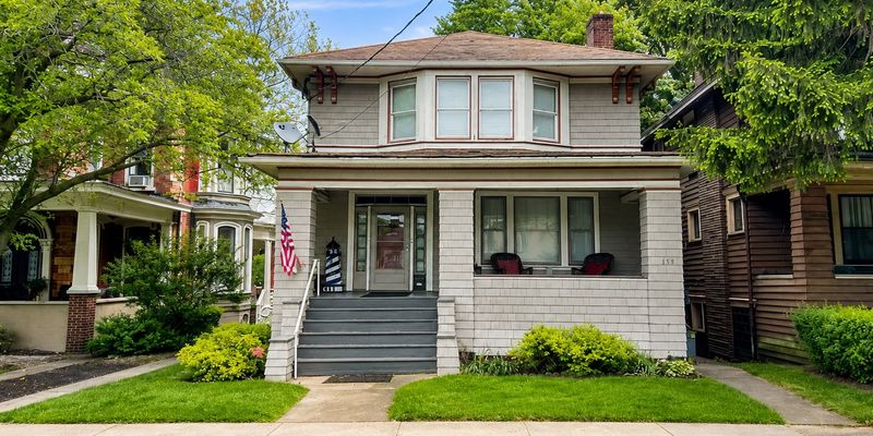 Wheeling Apartment: 306 N Front St