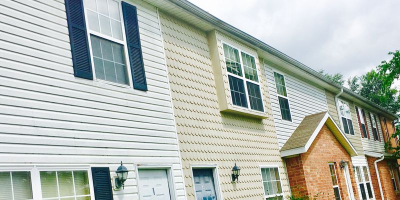 Prairie Grove Townhome: 955 Stills Rd