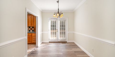 Dining Area.jpg