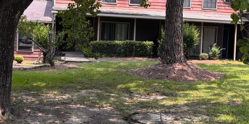 Montgomery House: 1611 E Trinity Blvd