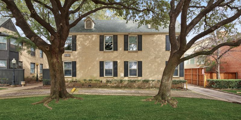 Dallas Apartment: 4534 University Blvd