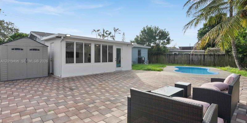 Davie House: 5731 SW 54th Terrace