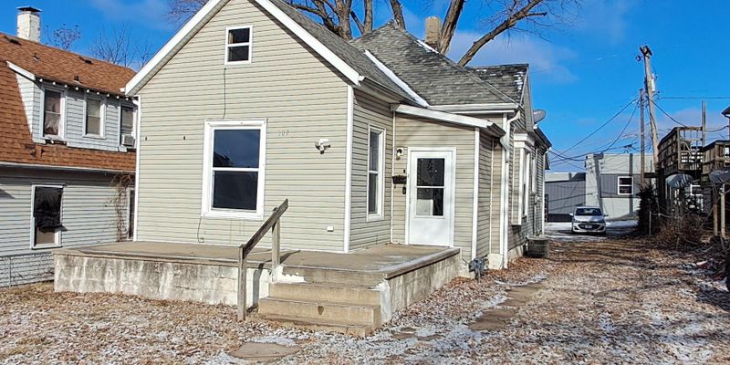 Saint Joseph House: 107 Indiana Ave