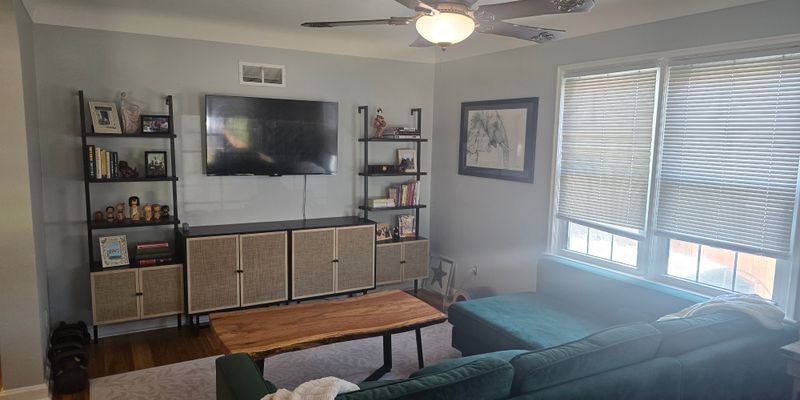 Saint Louis House: 8754 Florence Ave