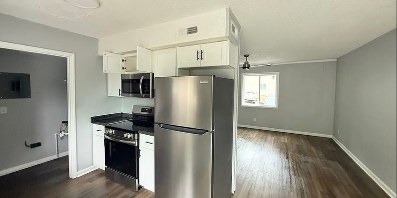 Martinsville Apartment: 74 Halifax Dr