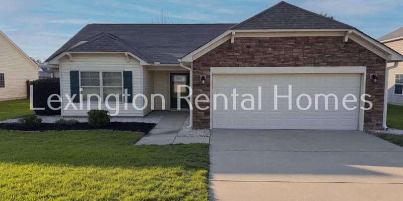 Lexington House: 152 Castlefield Dr