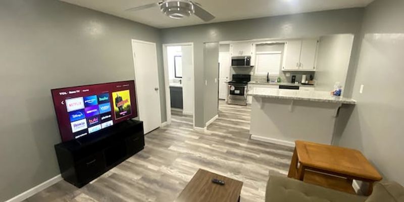 Ridgecrest Apartment: 519 E Ridgecrest Blvd
