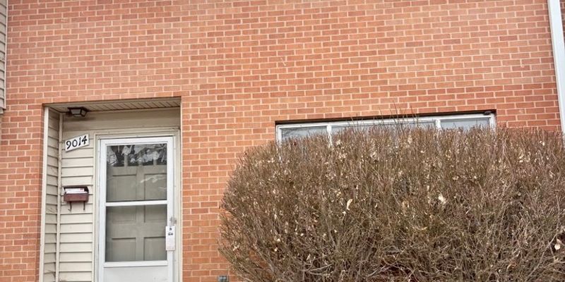 Denver House: 9014 E Lehigh Ave