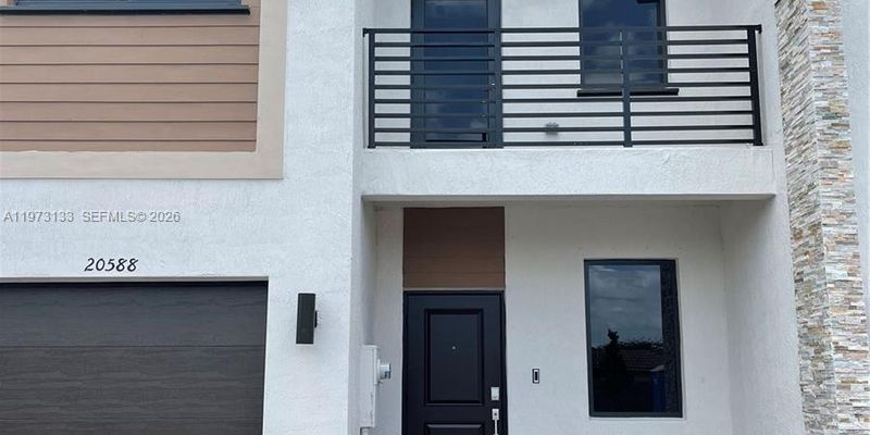 Miami House: 20564 NE 5th St